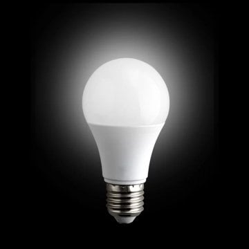 Noas 6500 Kelvin 9 Watt Led Ampül E-27 Beyaz Işık - 50 Adet Toptan Paket