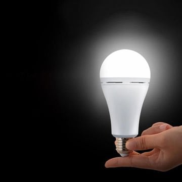 Helios Opto 7 Watt E27 Duy Beyaz 6500 Kelvin Şarjlı Bataryalı Led Ampul
